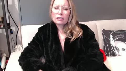 Shannon07 online show from 9, 1, 2025