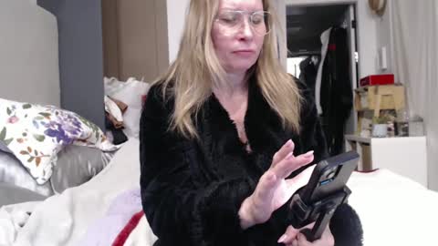 Shannon07 online show from 15, 2, 2025