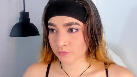 Shanntal  online show from 14, 10, 2025