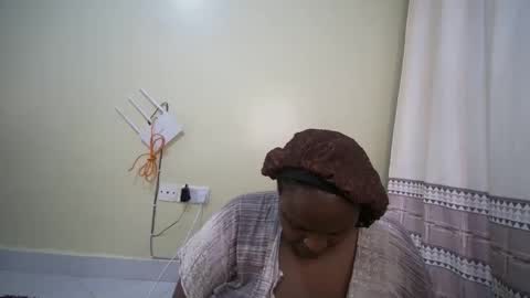 Snapshot of shanny_123 chatting on 27, 10, 2025 shanny_123 online show from 27, 10, 2025