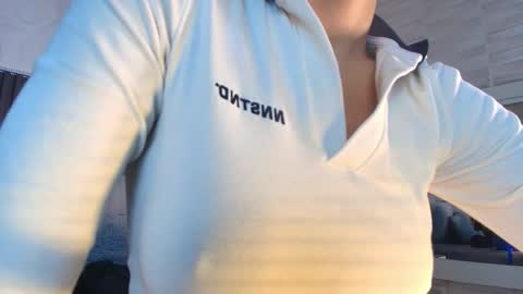 Snapshot of shanonclark chatting on 16, 2, 2026 SHANON online show from 16, 2, 2026