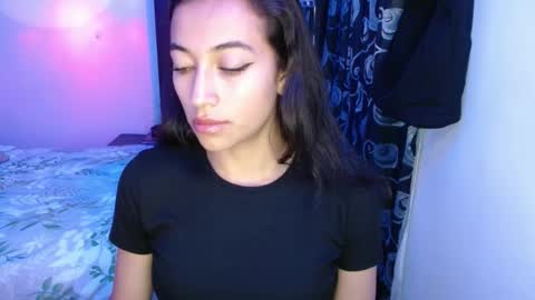 Snapshot of shantal_d01 chatting on 21, 9, 2025 shantal_d01 online show from 21, 9, 2025