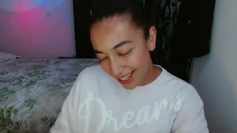 Snapshot of shantal_d01 chatting on 23, 9, 2025 shantal_d01 online show from 23, 9, 2025
