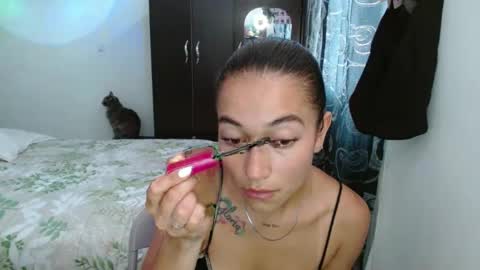 Snapshot of shantal_d01 chatting on 23, 9, 2025 shantal_d01 online show from 23, 9, 2025