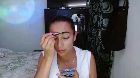 Snapshot of shantal_d01 chatting on 25, 9, 2025 shantal_d01 online show from 25, 9, 2025