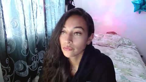 Snapshot of shantal_d01 chatting on 30, 9, 2025 shantal_d01 online show from 30, 9, 2025