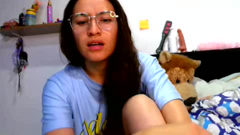 Snapshot of shantaldumont chatting on 27, 11, 2025 shantaldumont online show from 27, 11, 2025