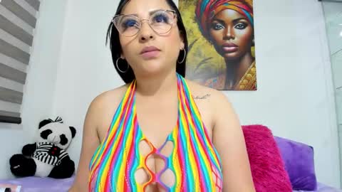 Snapshot of shantall_8 chatting on 11, 2, 2025 karol online show from 11, 2, 2025