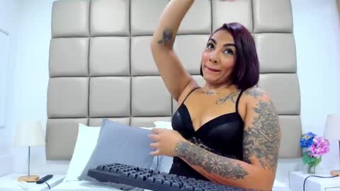 Snapshot of shantalltorres chatting on 4, 10, 2025 shantalltorres online show from 4, 10, 2025