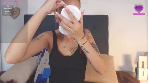 shantallvegga1 online show from 28, 11, 2025