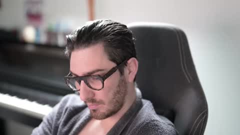 Snapshot of shape80 chatting on 23, 12, 2025 frenchy boy online show from 23, 12, 2025