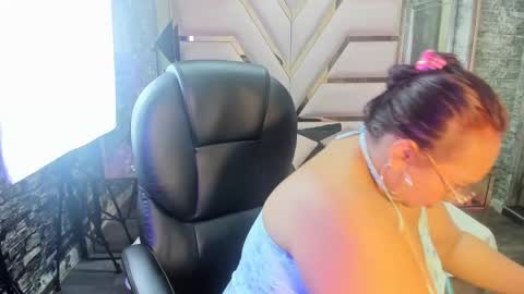 Snapshot of shara_oz chatting on 8, 2, 2026 Shara Oz online show from 8, 2, 2026