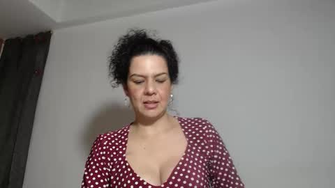 Snapshot of sharickleon11 chatting on 2, 10, 2025 sharickleon11 online show from 2, 10, 2025