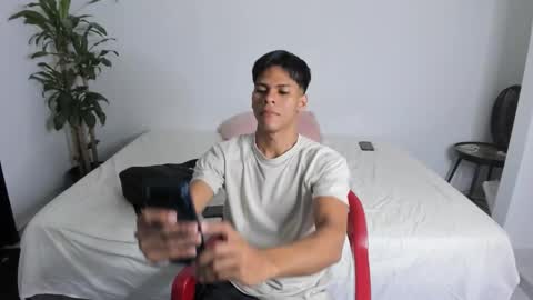 Snapshot of shark_boy21 chatting on 26, 10, 2025 shark_boy21 online show from 26, 10, 2025