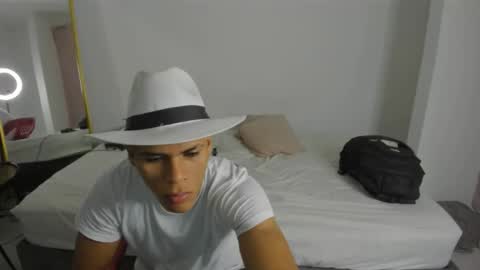 shark_boy21 online show from 14, 2, 2026