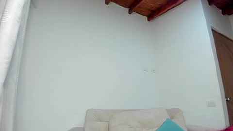 Hi fiends ---- I usually start online from Monday to Friday from 1000 am Saturdays and Sundays at 600 am Colombia time online show from 25, 1, 2025