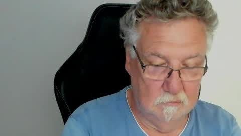 sharlots_pet online show from 9, 6, 2026