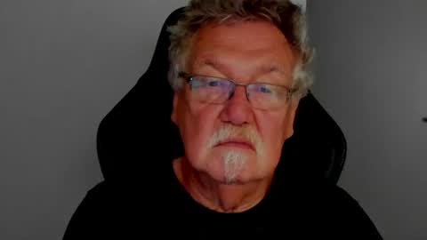 sharlots_pet online show from 12, 6, 2026