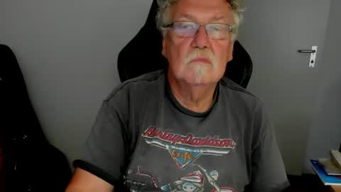 sharlots_pet online show from 7, 7, 2026