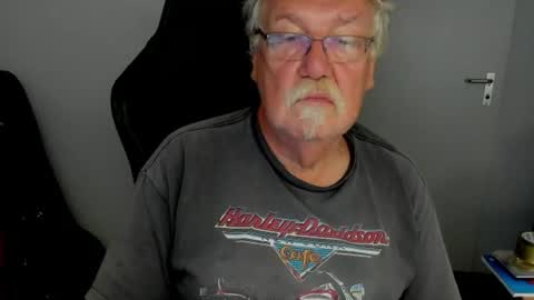 sharlots_pet online show from 10, 7, 2026