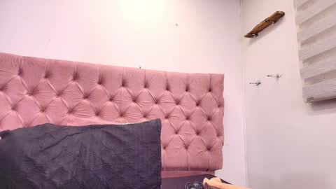 Snapshot of sharlott_kiss chatting on 23, 1, 2025 Sharlott online show from 23, 1, 2025