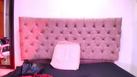 Snapshot of sharlott_kiss chatting on 31, 1, 2025 Sharlott online show from 31, 1, 2025