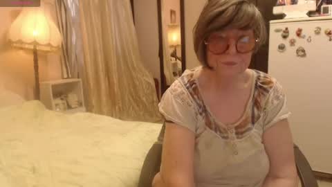 Snapshot of sharon_amore chatting on 1, 5, 2026 Helena online show from 1, 5, 2026
