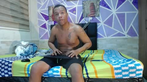 Snapshot of sharonx_morex chatting on 4, 4, 2026 sharonx_morex online show from 4, 4, 2026