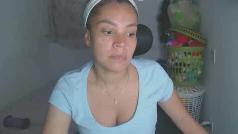 Snapshot of shayna_cute chatting on 18, 5, 2026 Shayna online show from 18, 5, 2026