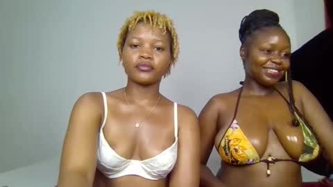 Snapshot of shea_bby chatting on 14, 12, 2025 Shea online show from 14, 12, 2025