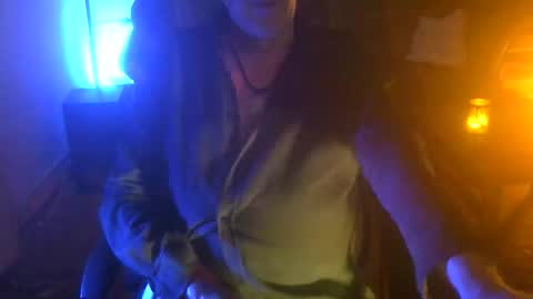 Snapshot of shecarol chatting on 25, 10, 2025 SheCarol online show from 25, 10, 2025