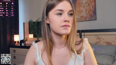 Snapshot of sheenaeast chatting on 22, 1, 2025 Violet online show from 22, 1, 2025