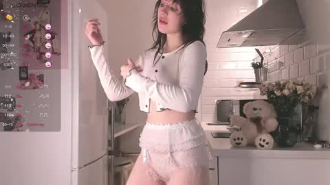 Snapshot of sheeny_shy chatting on 13, 12, 2024 Chiara online show from 13, 12, 2024