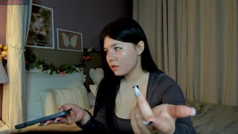 Snapshot of shei1a_shy chatting on 12, 9, 2025 Amely online show from 12, 9, 2025