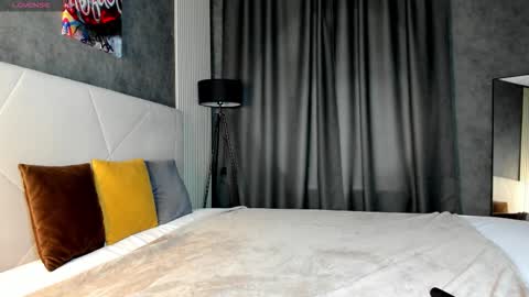 Snapshot of shei1a_shy chatting on 21, 9, 2025 Amely online show from 21, 9, 2025