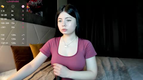 Snapshot of shei1a_shy chatting on 22, 9, 2025 Amely online show from 22, 9, 2025