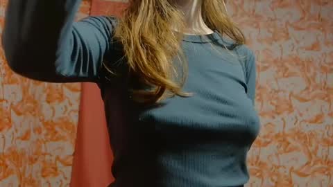 Snapshot of shelikessoymilk chatting on 4, 1, 2025 Erika online show from 4, 1, 2025