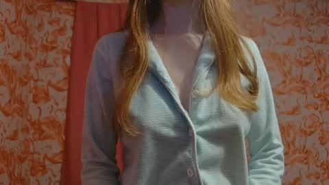 Snapshot of shelikessoymilk chatting on 21, 2, 2025 Erika online show from 21, 2, 2025