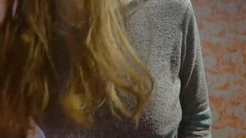 Snapshot of shelikessoymilk chatting on 23, 2, 2025 Erika online show from 23, 2, 2025