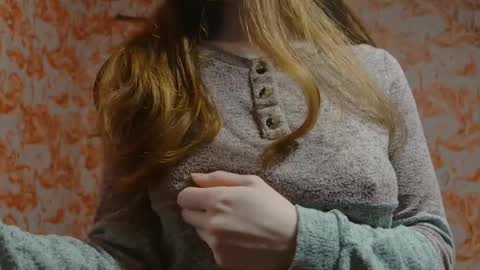 Snapshot of shelikessoymilk chatting on 24, 2, 2025 Erika online show from 24, 2, 2025