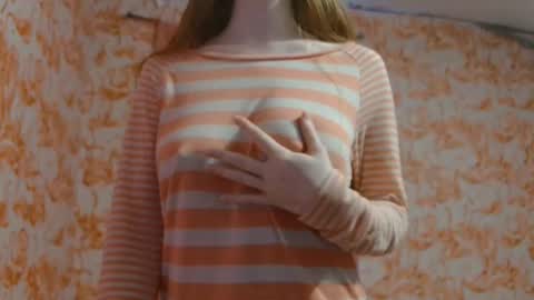 Snapshot of shelikessoymilk chatting on 26, 10, 2025 Erika online show from 26, 10, 2025