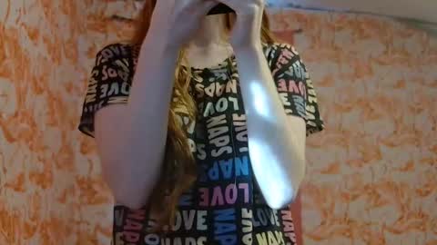 Snapshot of shelikessoymilk chatting on 6, 11, 2025 Erika online show from 6, 11, 2025