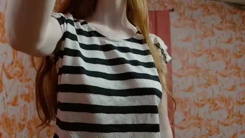 Snapshot of shelikessoymilk chatting on 18, 11, 2025 Erika online show from 18, 11, 2025