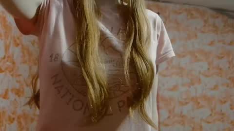 Snapshot of shelikessoymilk chatting on 22, 11, 2025 Erika online show from 22, 11, 2025