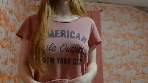 Snapshot of shelikessoymilk chatting on 25, 11, 2025 Erika online show from 25, 11, 2025