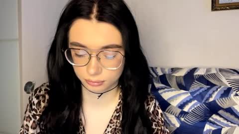 Snapshot of shellierosenau chatting on 9, 4, 2026 Alice online show from 9, 4, 2026