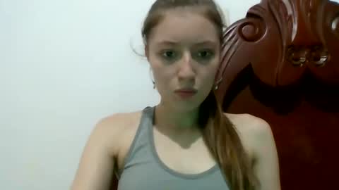 shelsyzevee_ online show from 27, 10, 2025