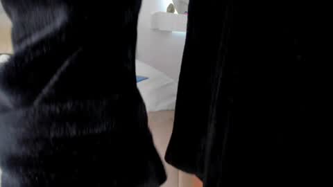 shelynna_azzul online show from 28, 1, 2025