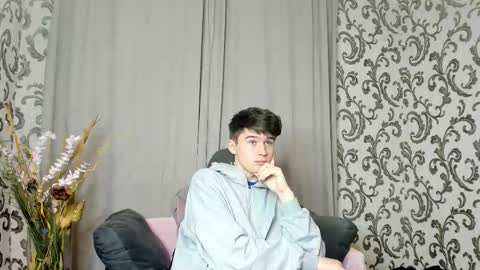 Max online show from 4, 10, 2025