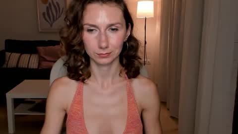 Snapshot of shesleepsnaked chatting on 17, 12, 2024 shesleepsnaked online show from 17, 12, 2024